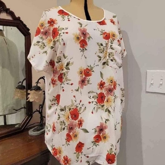 NEW 2X or 3X 'Autumn Skyes' Textured Floral Blouse - Picture 4 of 11